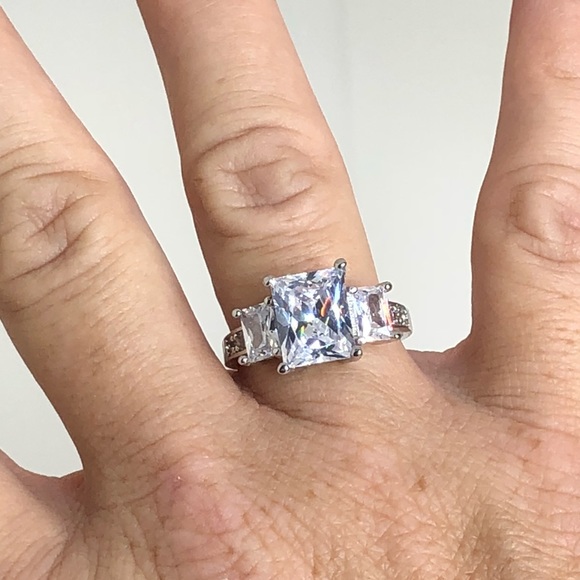 3ct princess cut tri stone AAA CZ engagement ring - Picture 2 of 8